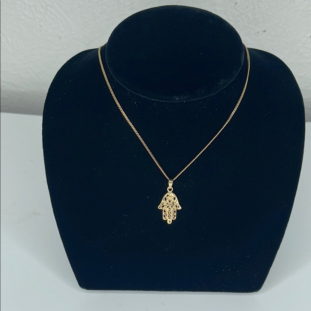 14kt Gold Hamsa Pendant Necklace